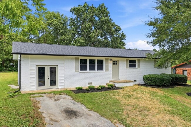Building Photo - 508 Hiawatha Cir