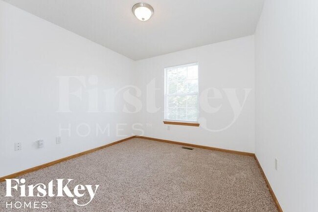Building Photo - 8415 NE 107th St
