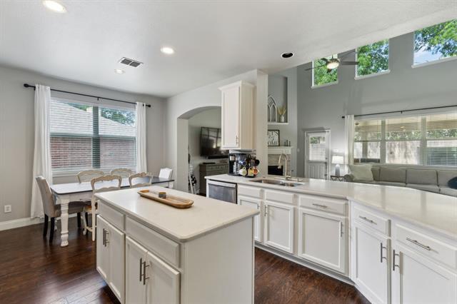 Building Photo - 3833 Denridge Ln