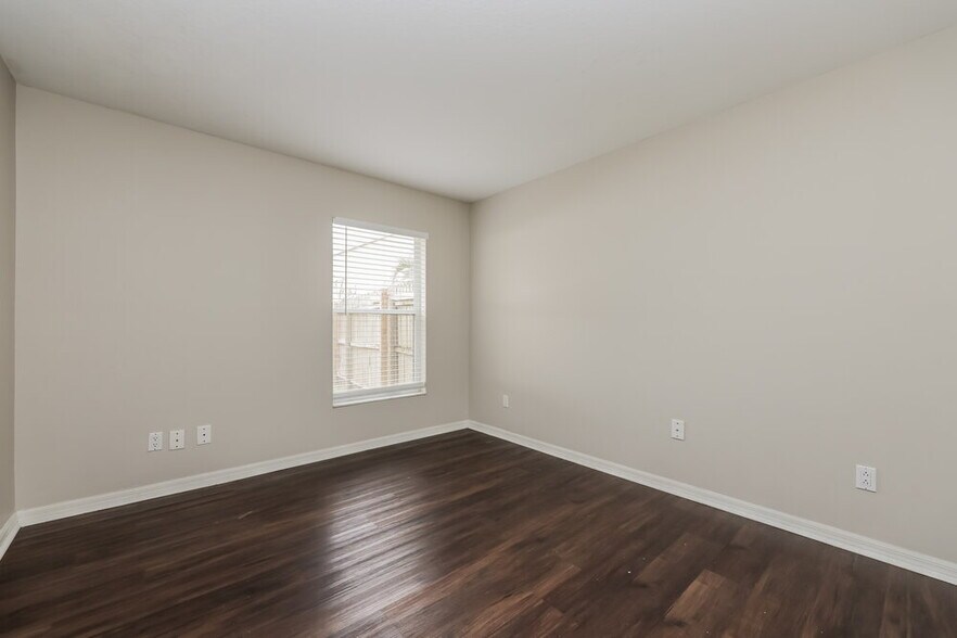 Building Photo - 29613 Morningmist Dr