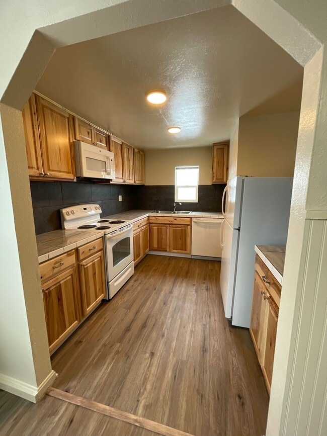 Building Photo - Country Living in Culver - 2 Bedroom / 1 Bath Home