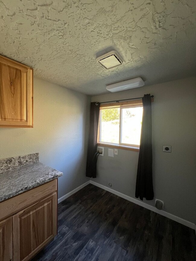 Building Photo - Peaceful Country Home with Patio & Detached Garage