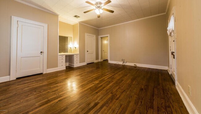 Building Photo - UL Duplex