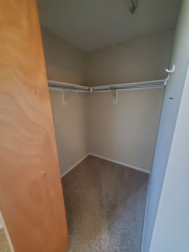 Building Photo - 3 Bedroom Home w Extra Room and 2 Car Garage in Stratford Lakes!