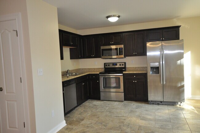 Building Photo - Pink Star- Pre-Leasing Now for the Fall Se...