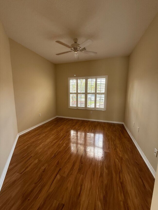 Building Photo - Single Family Home in Gated PSL Community