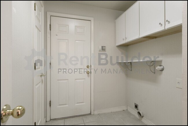 Building Photo - ***ARRIVING SOON*** CALL US TODAY AT (505)...