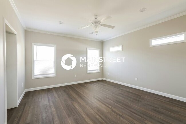 Building Photo - 4 Bedroom Pet-Friendly Home in North Port, FL with Main Street Renewal