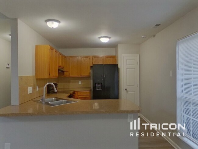 Building Photo - 5407 River Falls Dr