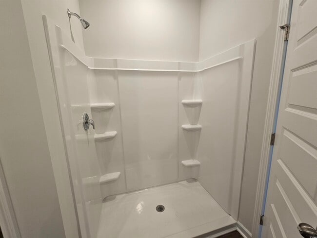 Building Photo - 800 Wapama St