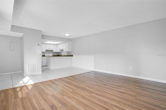 Building Photo - 97 Windtree Ln