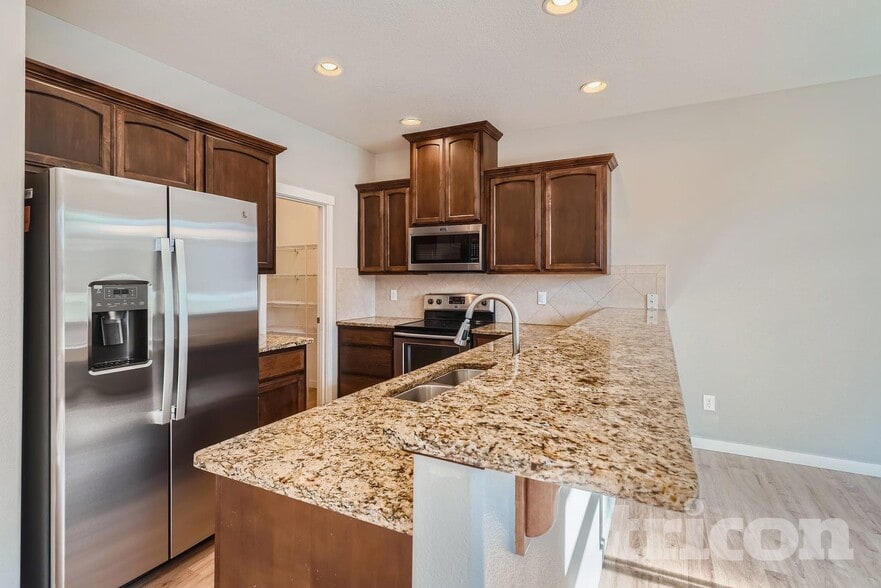 Building Photo - 7615 NE 60th Way