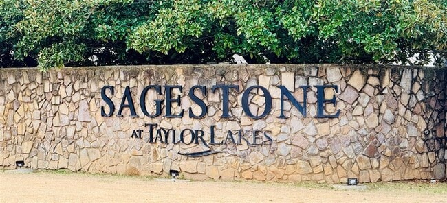 Building Photo - 5812 Lotus Cir