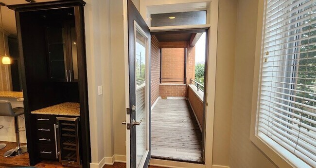 Building Photo - Breathtaking, Fully Furnished 2-Bedroom, 2-Bath Condo Near Medical District