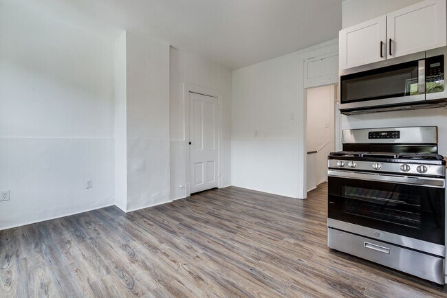 Building Photo - 2637 S 18th St