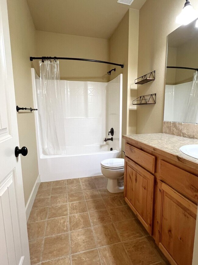 Building Photo - Beautiful 3 bed 2 bath home in The Preserv...