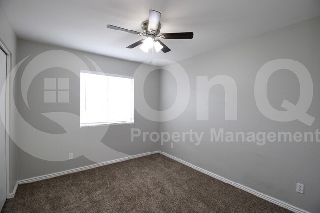Building Photo - 2522 E Don Carlos Ave