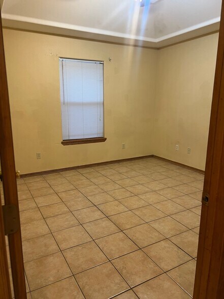 Building Photo - 618 San Antonio Ave