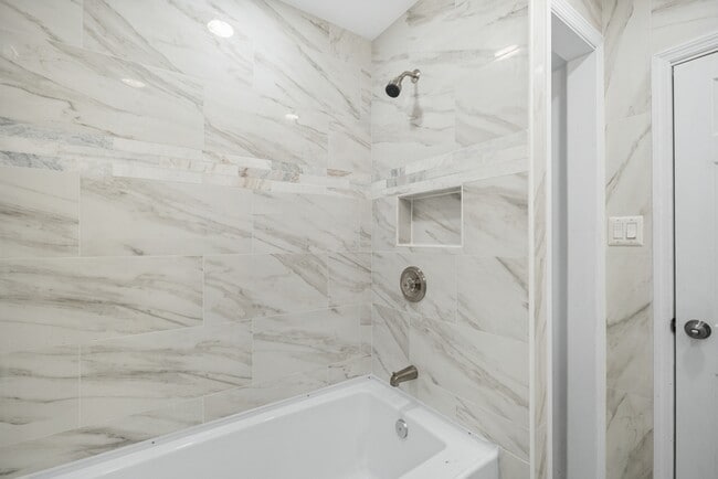 Building Photo - 1534 5th Ave