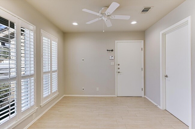 Building Photo - 8405 Cima Serena Ct