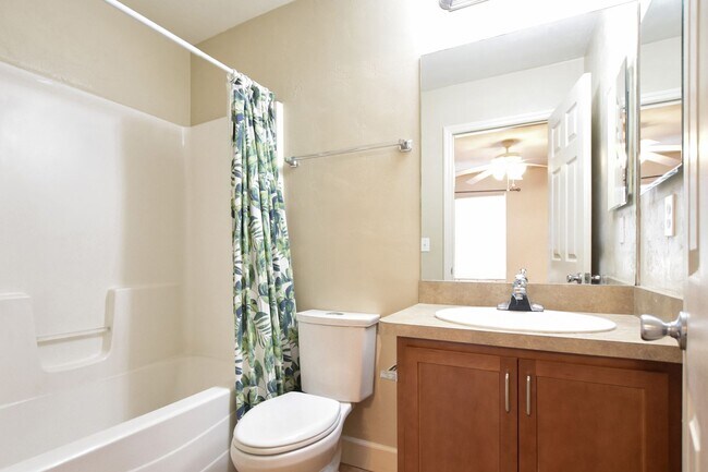 Building Photo - Wood's Edge South Townhouse – 2BR/2BA with Over 1,000 Sq. Ft. | Pet Friendly & Prime Location!