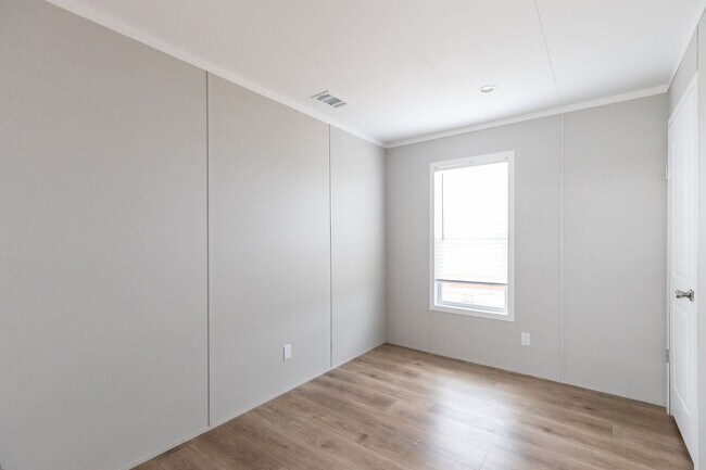 Building Photo - 178 Meadow Ln