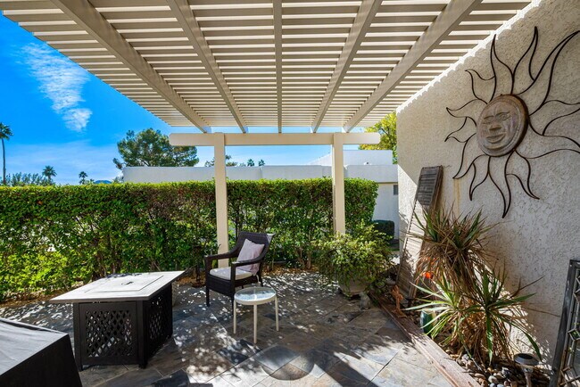 Building Photo - 6071 Hazeltine Plaza