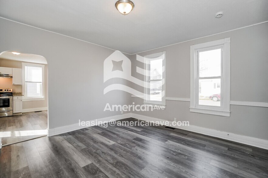 Building Photo - 602 King St