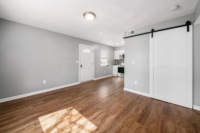 Building Photo - 313 E Moler St