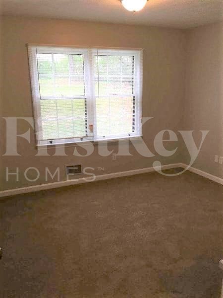 Building Photo - 2051 Windsor Ln SW
