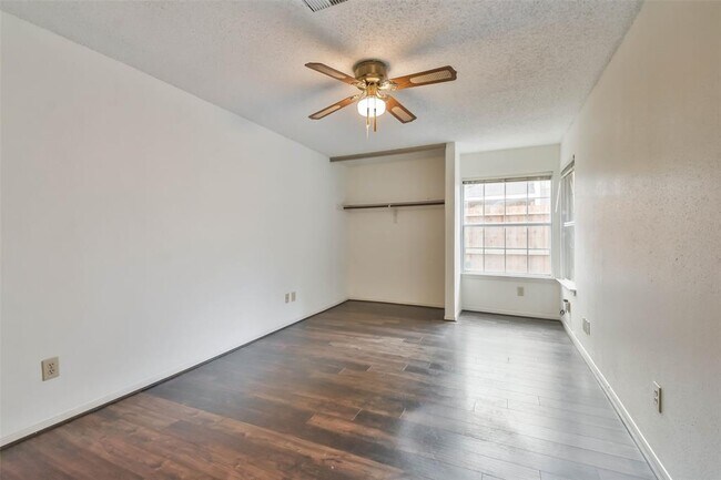 Building Photo - 10306 Wayward Wind Ln