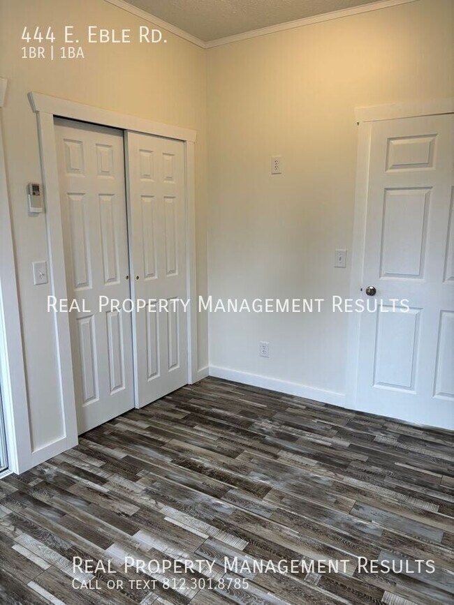 Building Photo - 444 E Eble Rd