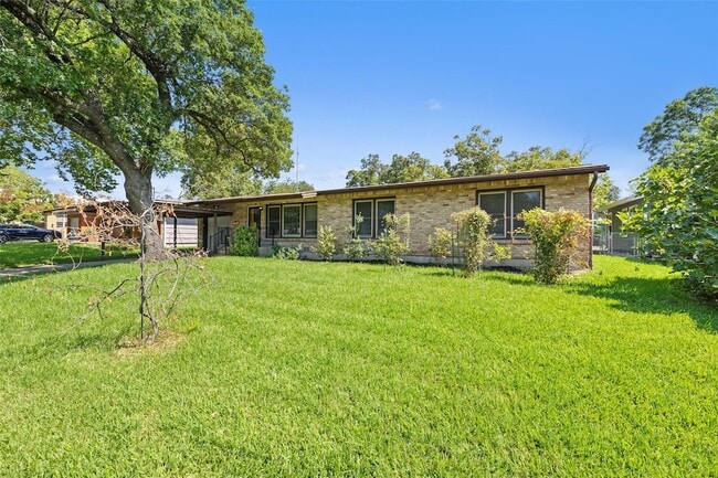 Building Photo - 1206 Larkwood Dr