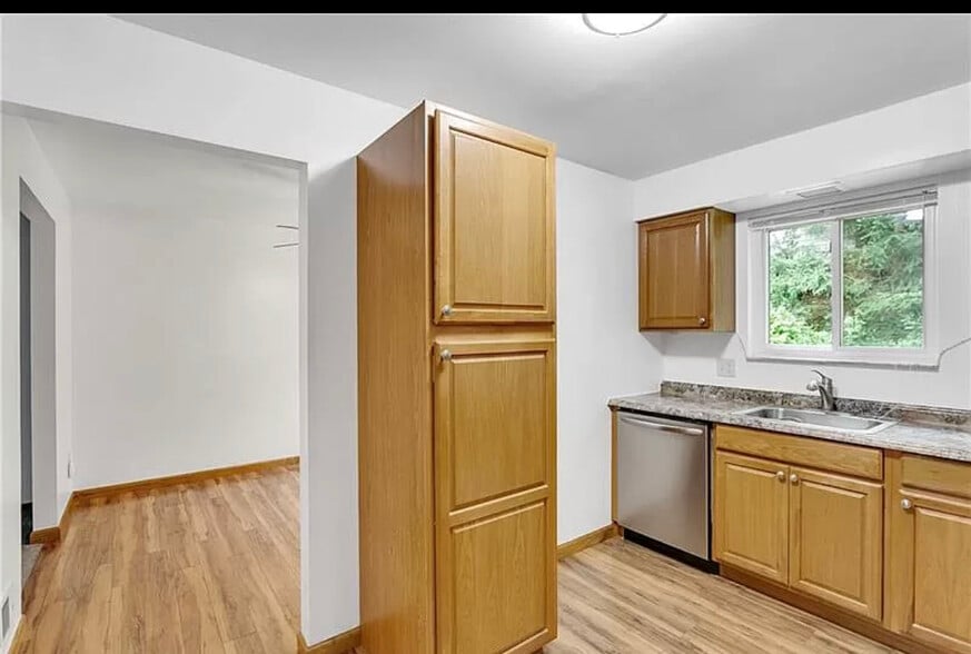 Building Photo - 3449 Middletown Rd