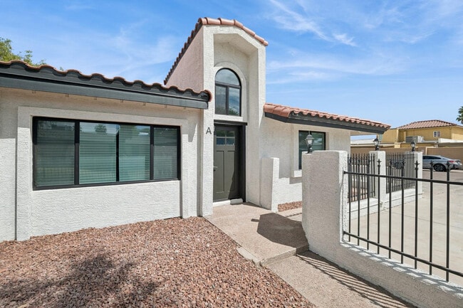 Building Photo - 7826 E Heatherbrae Ave