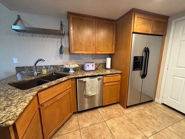 Building Photo - 76923 Turendot St