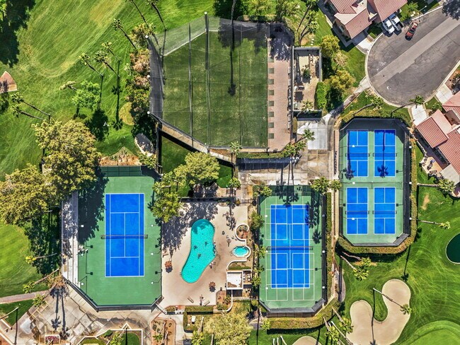 Building Photo - 42654 Sand Dune Dr