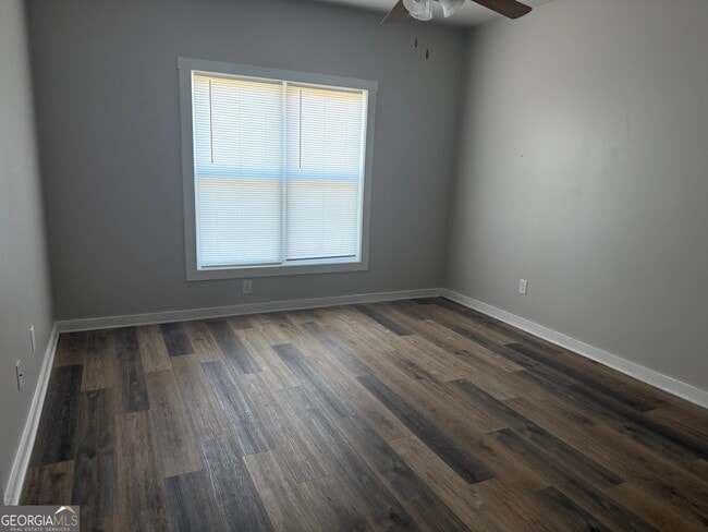 Building Photo - 348 North Point Cir
