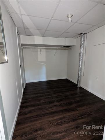 Building Photo - 904 Edgewood Cir