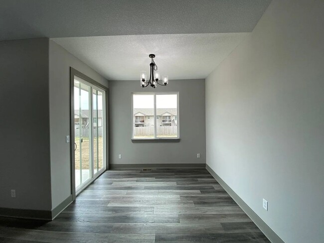 Building Photo - 2279 S Chateau Ct