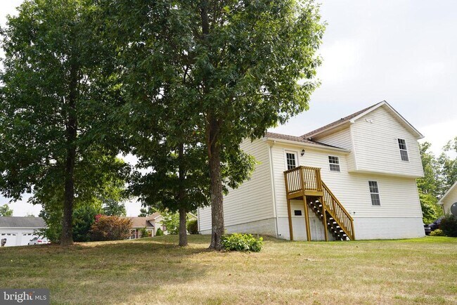 Building Photo - 153 Sinker Dr