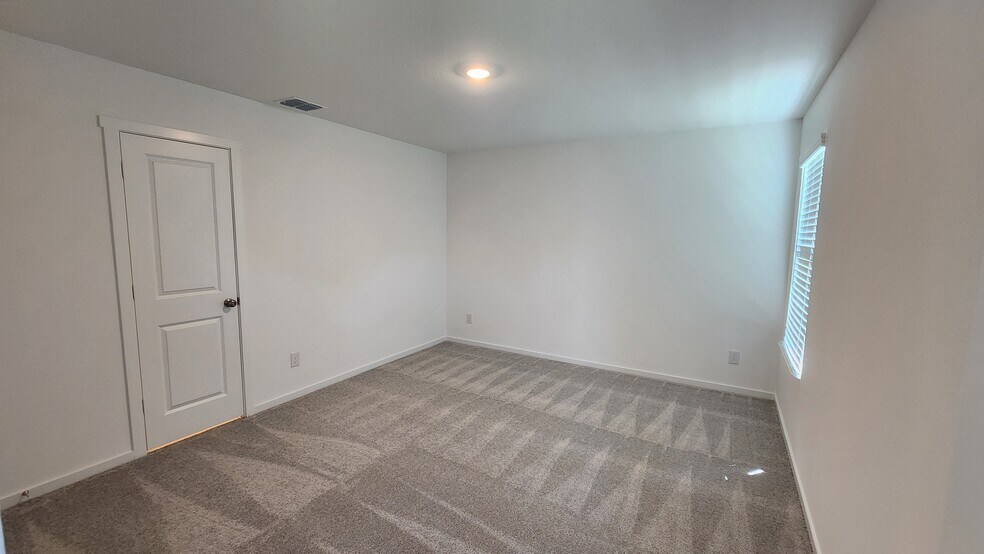 Primary bedroom - 3013 Burmese St