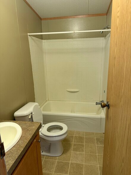 Building Photo - 2070 Krist Ln