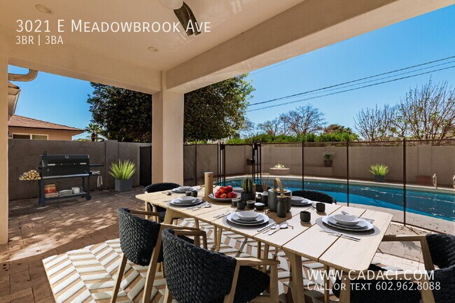 Building Photo - 3021 E Meadowbrook Ave