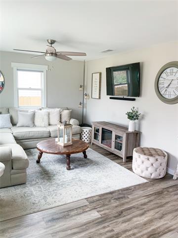 Building Photo - 810 N Alamo Rd