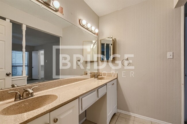 Building Photo - 9009 Davis St