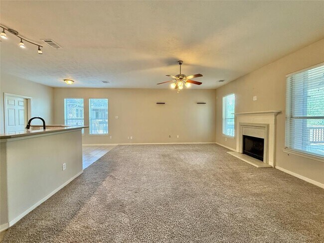 Building Photo - 25314 Oak Knot Dr
