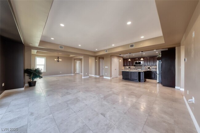 Building Photo - 64 Strada Principale