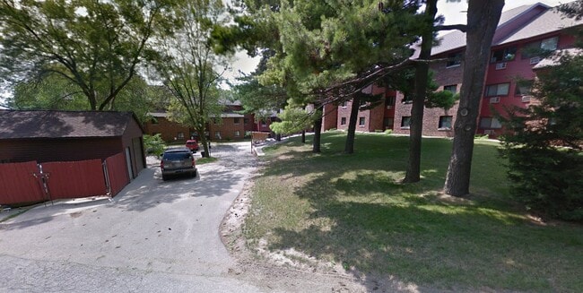 Building Photo - 250 Femrite Dr
