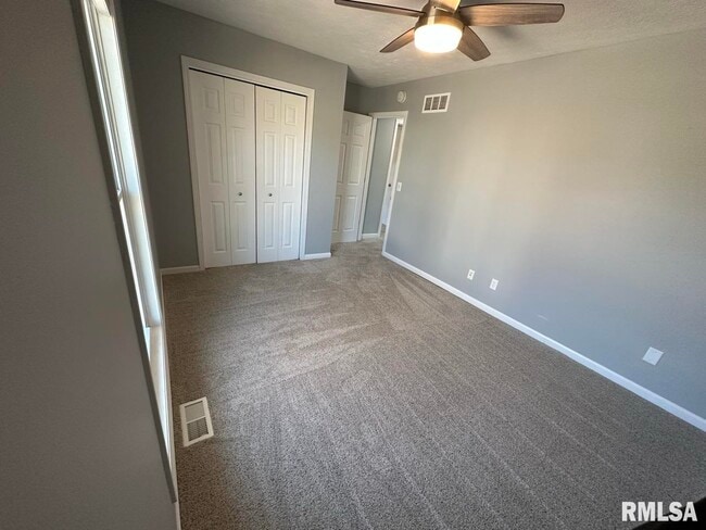 Building Photo - 3840 Wakonda Dr
